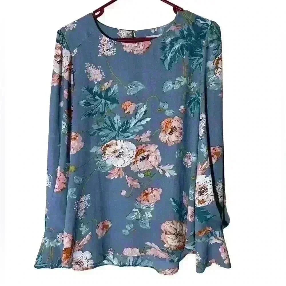Loft, Women's Size Medium, Dusty Blue Floral Blouse